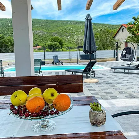 Beautiful Shine With Swimming Pool And Jacuzzi Kricke