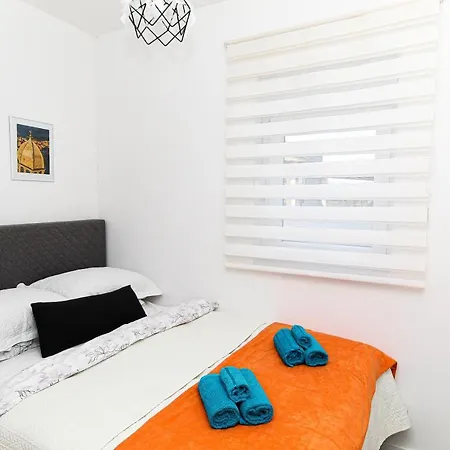 Villa Beautiful Shine With Swimming Pool And Jacuzzi *